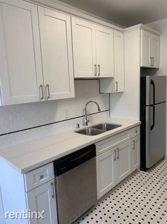Main picture of 206 S Fuller Ave