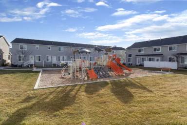Main picture of 219 W Silver Springs Dr