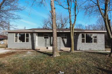 Main picture of 494 N Main St