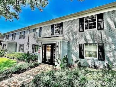 Main picture of 296 Lewfield Cir