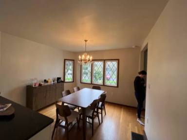 Main picture of 723 SE Peacock Ln