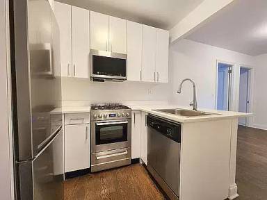 Main picture of 151 Mott St
