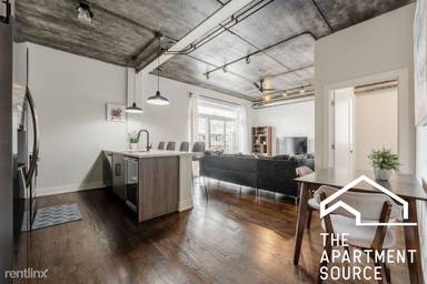 Main picture of 4720 N Sheridan Rd