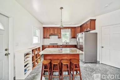 Main picture of 72 Standish Ave