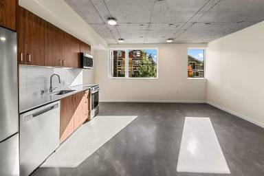 Main picture of 520 N 39th St