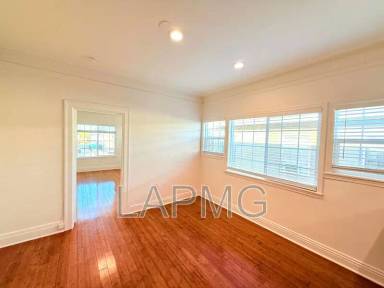 Main picture of 1536 4th Ave