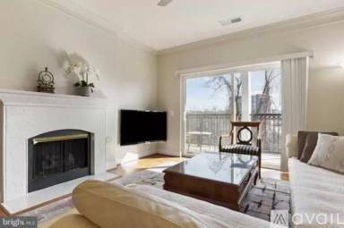 Main picture of 1591 Spring Gate Dr