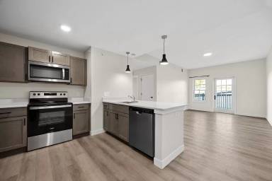 Main picture of 700 Mustang Ln