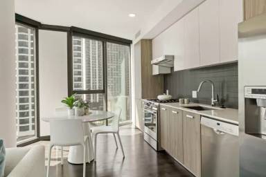 Main picture of 330 S Wacker Dr