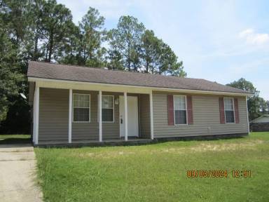 Main picture of 5520 Wellington Dr