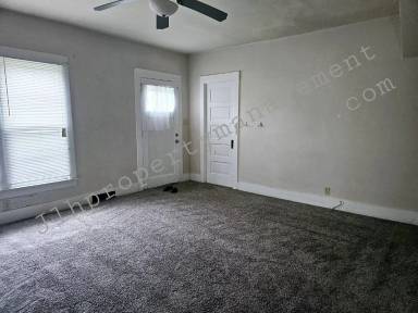 Main picture of 9 E Jefferson St