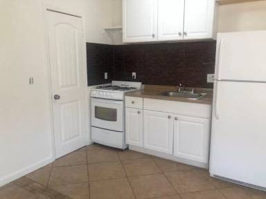 Main picture of 1007 Center Ave