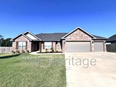 Main picture of 557 Rossi Dr