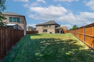 Main picture of 9004 Guadalupe St