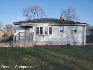 Main picture of 3251 Maple Dr