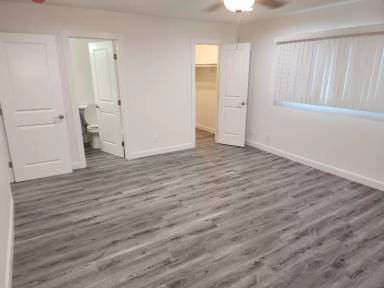 Main picture of 1623 260th St