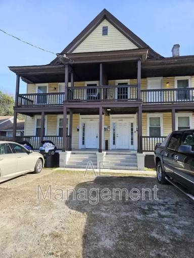 Main picture of 1601 Elm Ave