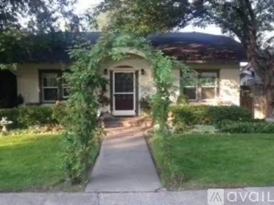 Main picture of 157 8th Ave N
