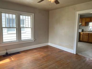 Main picture of 2436 Tippecanoe St