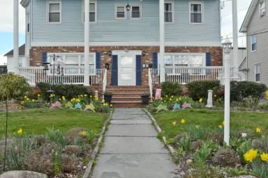 Main picture of 306 Church St