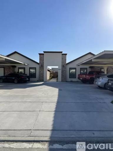 Main picture of 3810 Valeria St