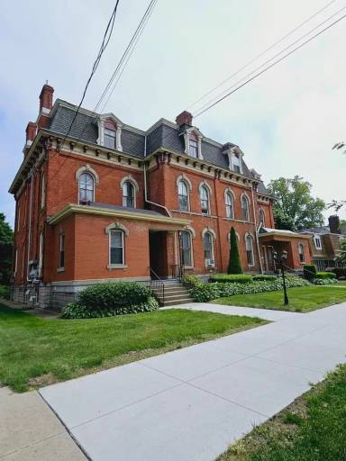 Main picture of 527-529 West 6th Street Apartments