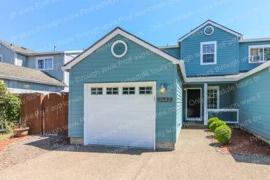 Main picture of 2642 NE 1st Dr