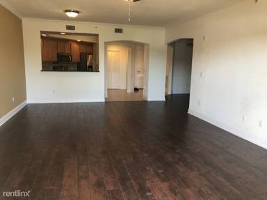 Main picture of 375 Emerson Plz