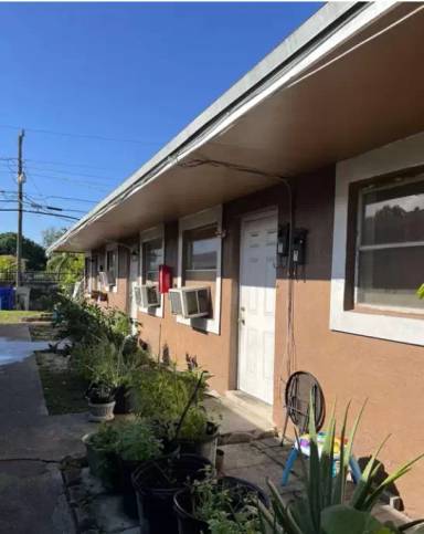 Main picture of 3020 NW 2nd St