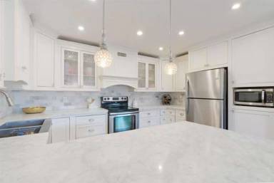 Main picture of 588 Portsmouth Dr