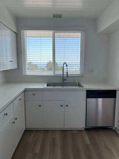 Main picture of 404 Loma Ter
