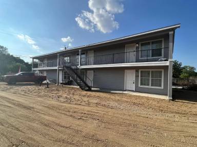 Main picture of 410 NW 36th St