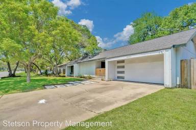 Main picture of 4402 Balcones Woods Dr