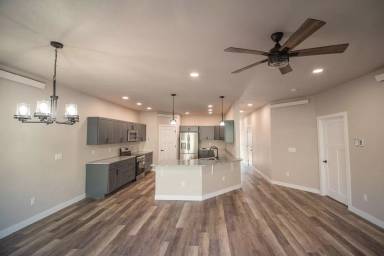 Main picture of 4328 Beech St
