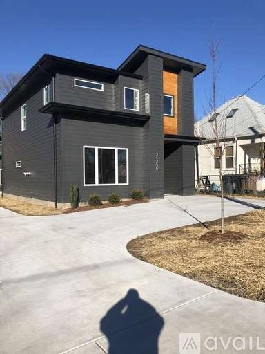 Main picture of 2123 Sadler Ave
