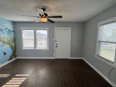 Main picture of 452 N 400 W
