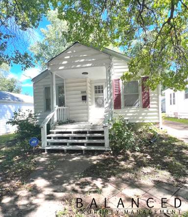 Main picture of 320 SW Roosevelt St