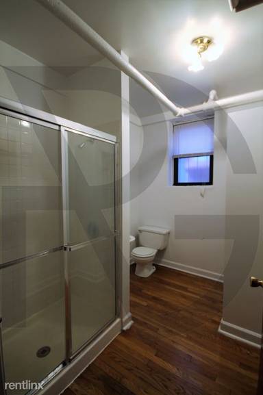 Main picture of 816 W Waveland Apartments