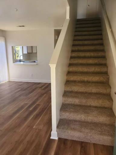 Main picture of 605 E Newlove Dr