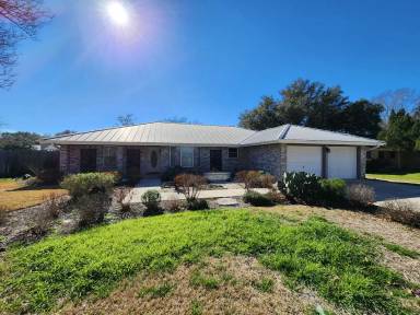 Main picture of 1211 Clearwater Dr