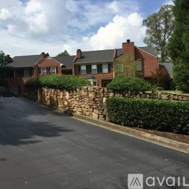 Main picture of 863 Lenox Oaks Cir NE