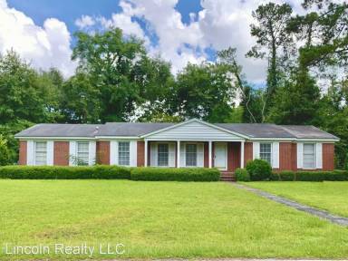 Main picture of 701 Maplewood Dr