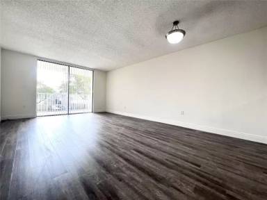 Main picture of 19455 NE 10th Ave