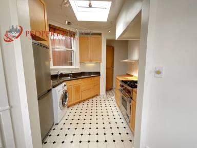 Main picture of 40 Darrell Pl
