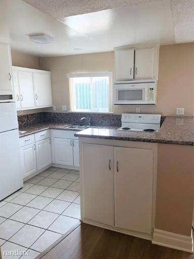 Main picture of 931 W 19th St