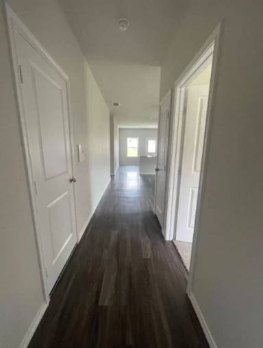 Main picture of 110 S Rainbow Dr