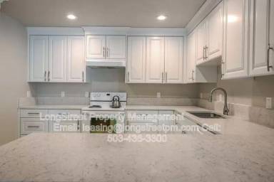 Main picture of 430 NE 176th Ave