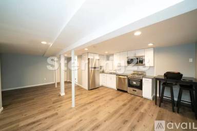 Main picture of 21 44 71 St