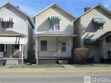 Main picture of 1858 Main St