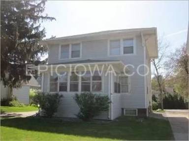 Main picture of 1927 1st Ave SE